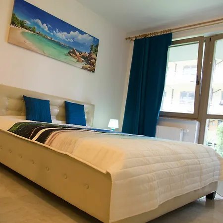 Park Apartment *