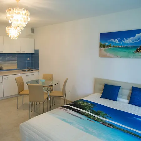 Park Apartment *
